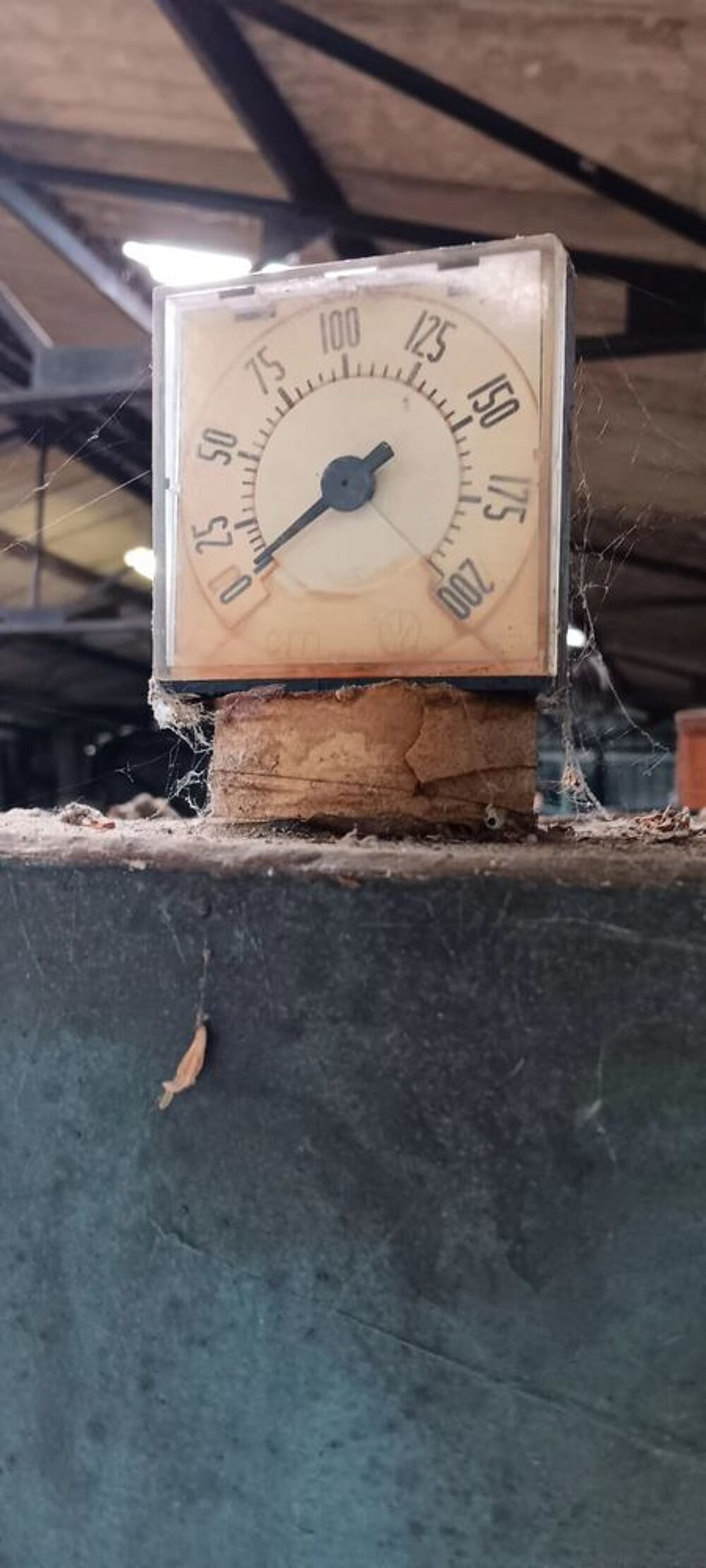 cuve a fioul en m&eacute;tal 2000l Bricolage