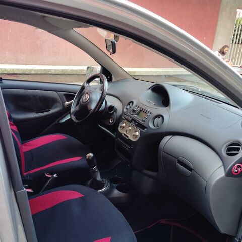 Toyota yaris 1.0 - 69 VVT-i