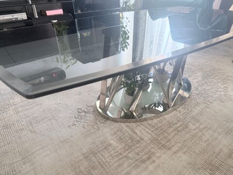 Table basse design en verre noir Montfermeil (93)