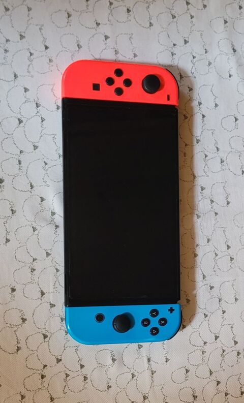 Nintendo Switch Oled avec housse et jeux 375 Saurat (09)