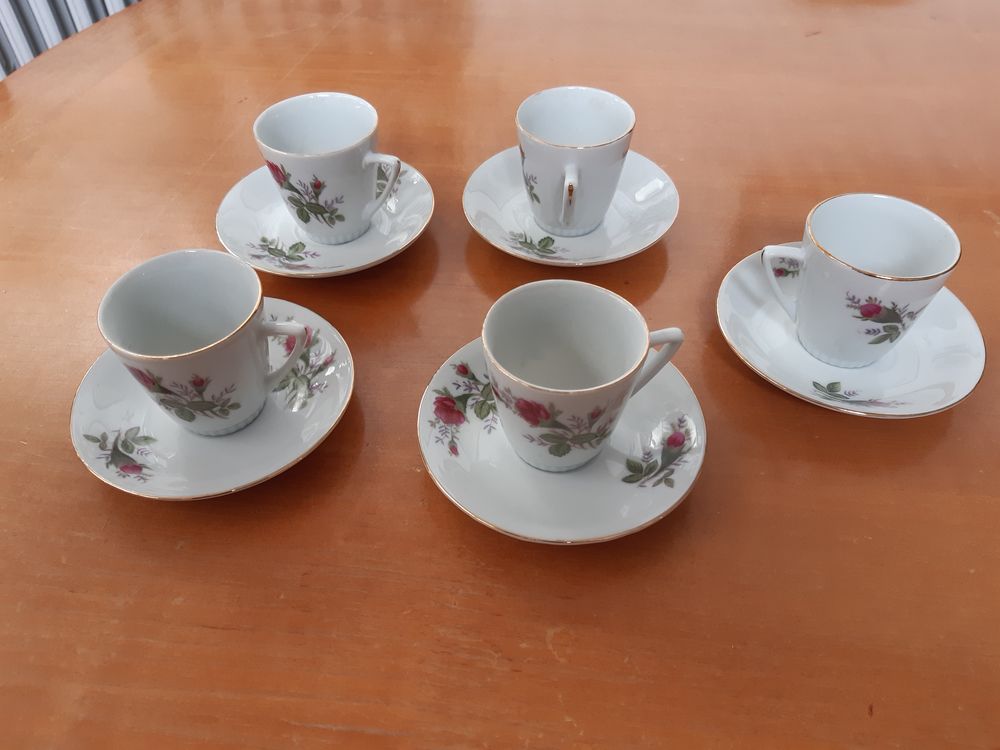 Cafeti&egrave;re + sucrier + 5 tasses &agrave; caf&eacute; Cuisine