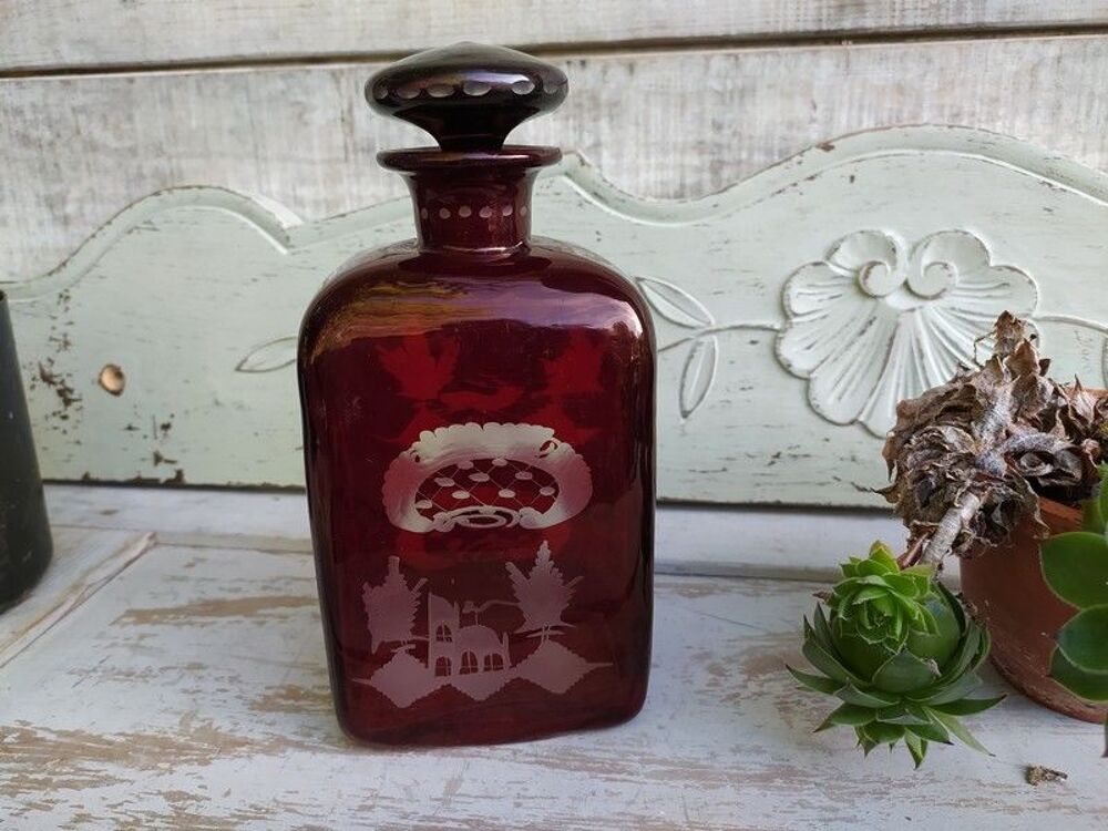 Ancienne Carafe &agrave; Whisky Cristal de Boh&egrave;me Bordeaux Décoration