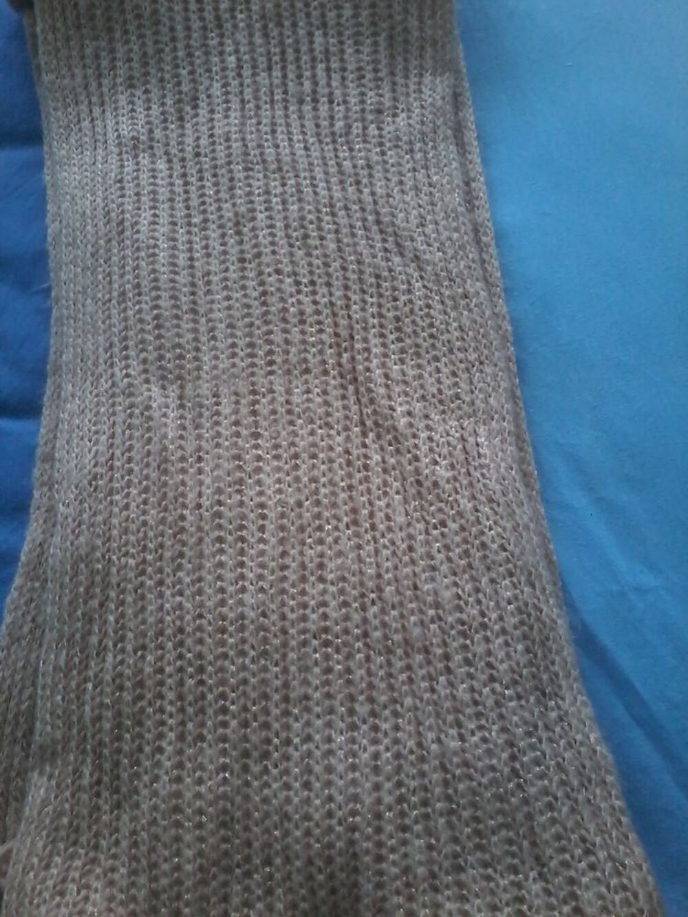 Tr&egrave;s grande &eacute;charpe en laine pour offrir Maroquinerie