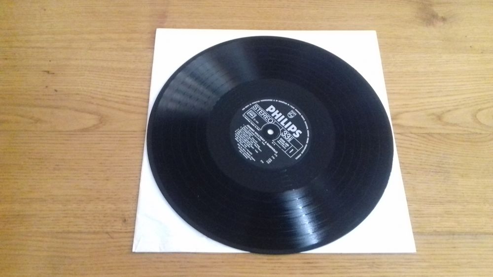 La fantastique &eacute;pop&eacute;e du rock Vol.3 Johnny &agrave; Nashville/76 CD et vinyles