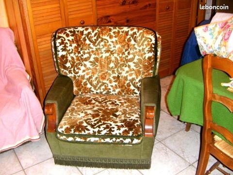 salon velours vert avec les deux fauteuils 100 Bretenière (21)