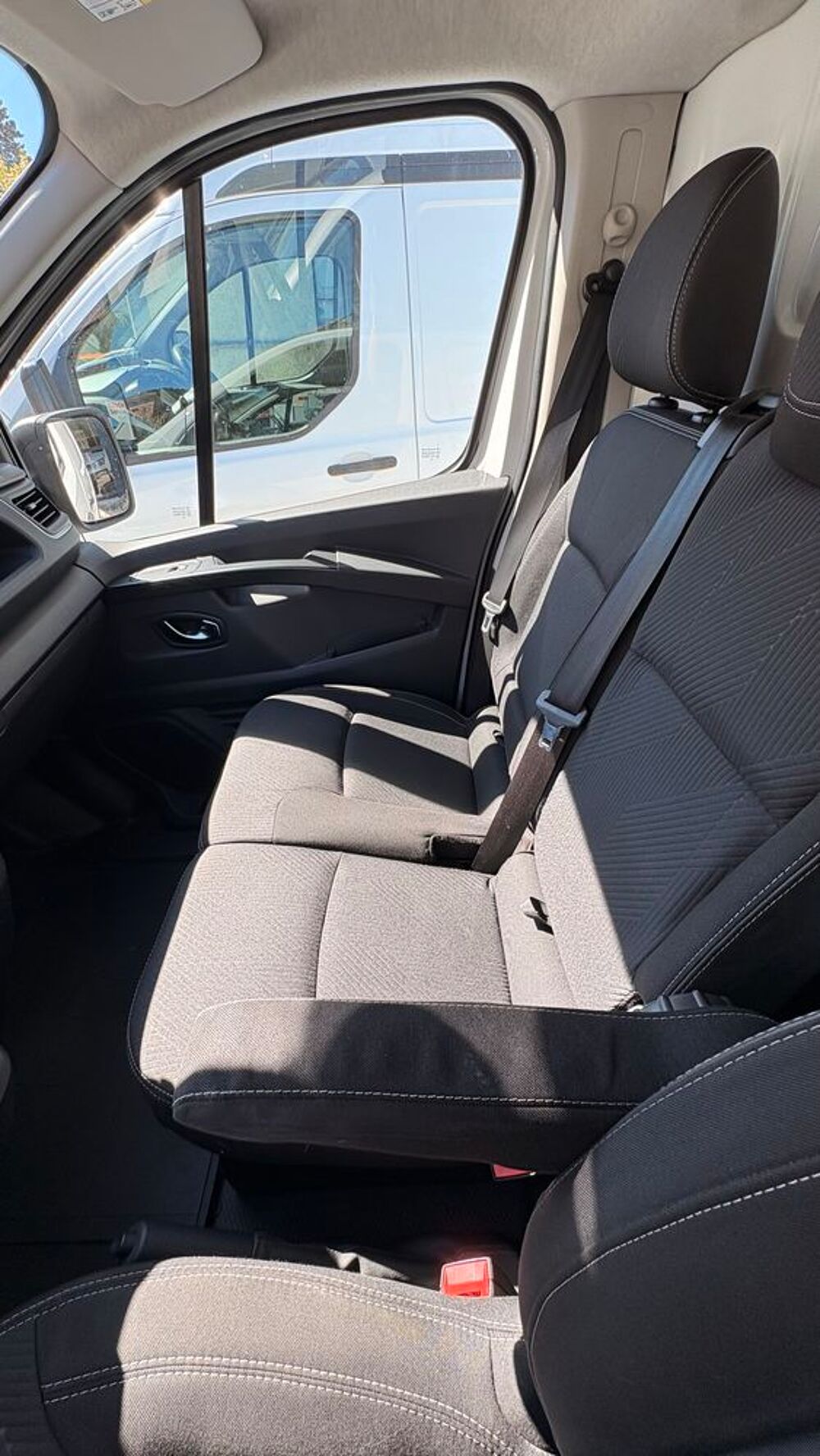 Trafic TRAFIC FGN L1H1 2800 KG BLUE DCI 130 GRAND CONFORT 2022 occasion 07600 Vals-les-Bains