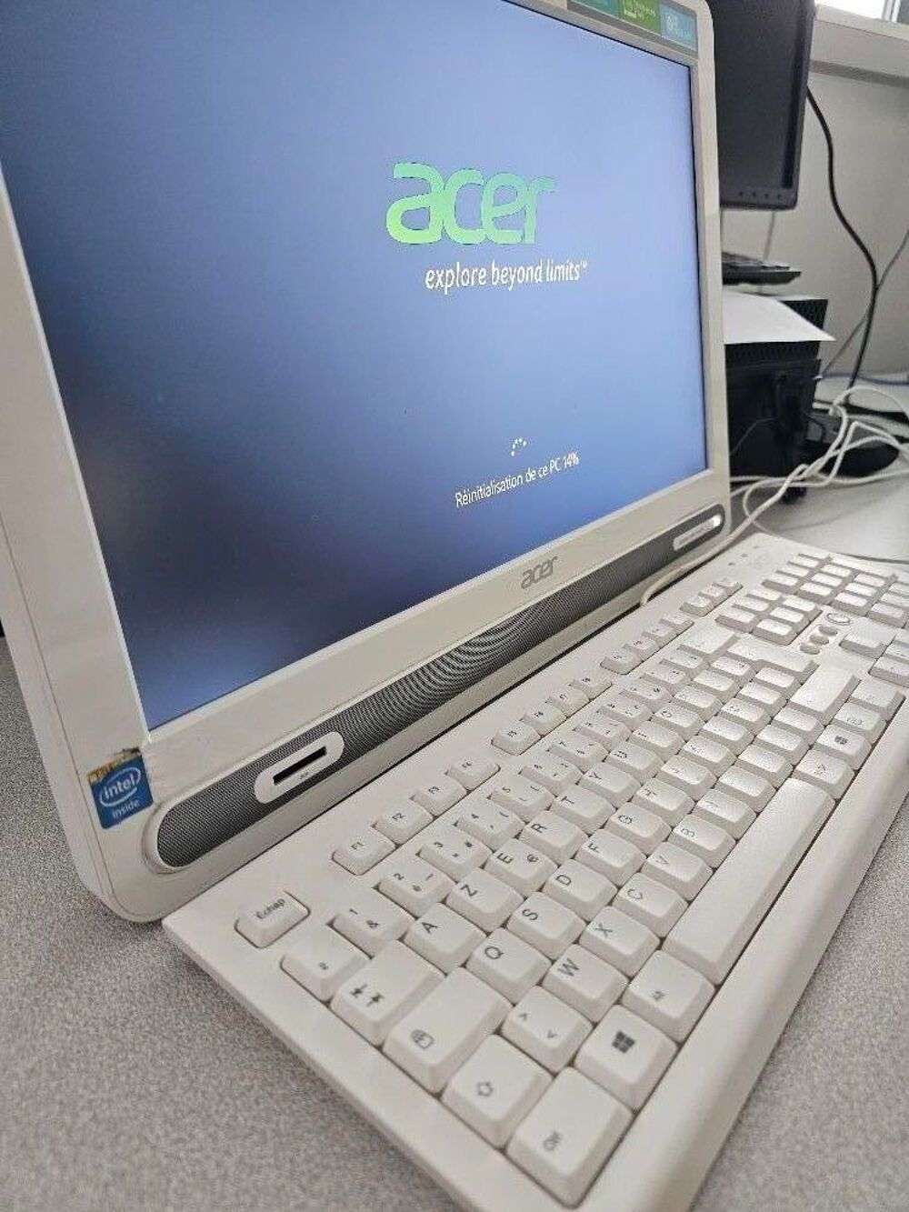 Ordinateur ACER AIO 4 GO Intel CELERON 1.60 Ghz 500 DDR Matériel informatique