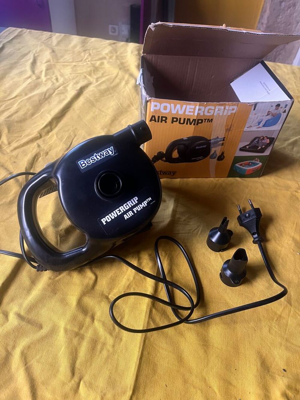 Gonfleur &eacute;lectrique Bestway PowerGrip Air Pump ? Avec embout Meubles