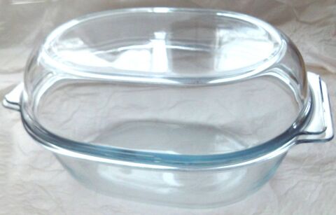 Cocotte  volaille  poignes, verre Pyrex (30 B) comme neuf 15 Villeurbanne (69)