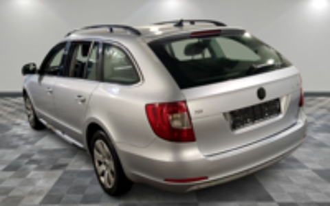 Superb Combi 2.0 TDI 140 CR FAP Ambition DSG 2013 occasion 44320 Saint-P&egrave;re-en-Retz