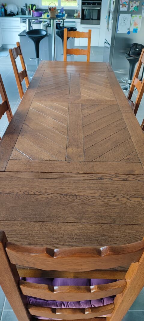 Table de salle  manger + chaises 
250 Nvez (29)