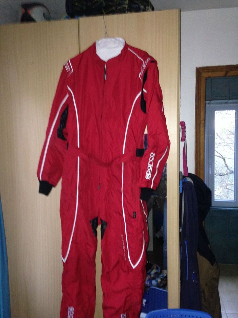 combinaison, chaussures, casque, gants karting Sports