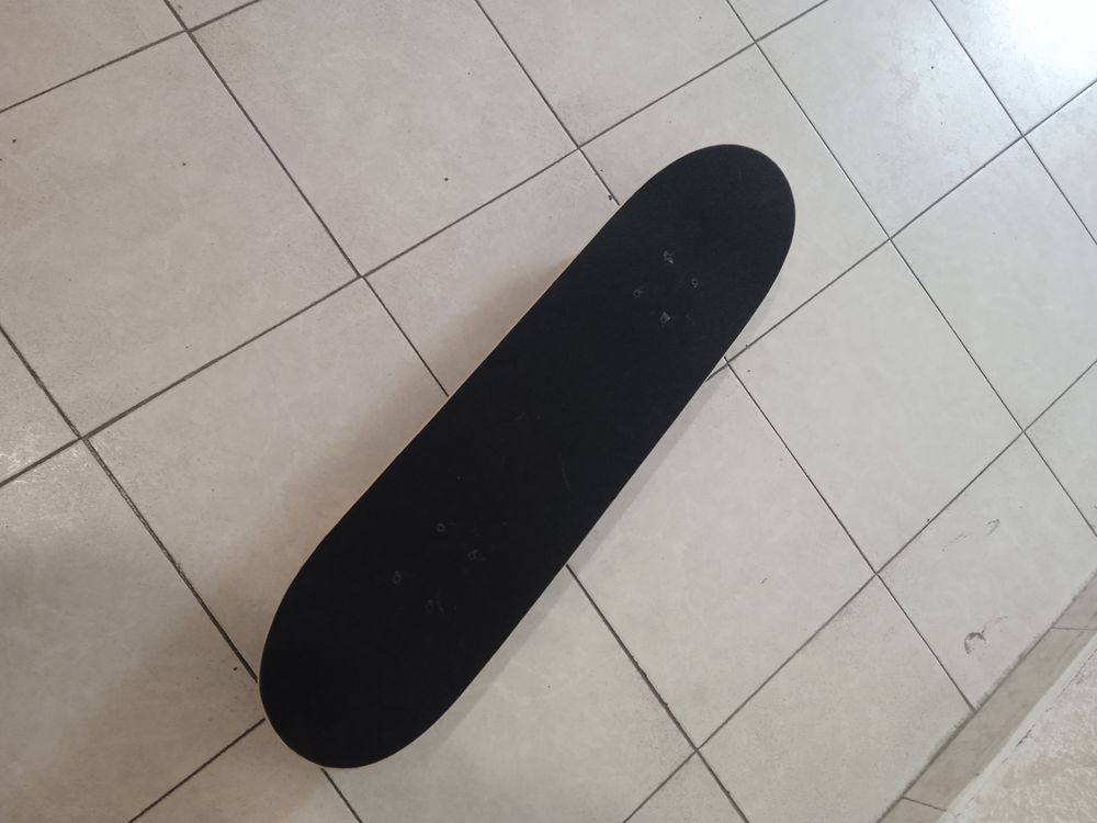 Skateboard neuf Sports