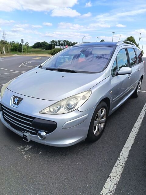 Pi&egrave;ces et &eacute;quipements Voiture Pi&egrave;ces et &eacute;quipements Voiture  occasion Charleville-M&eacute;zi&egrave;res 08000
