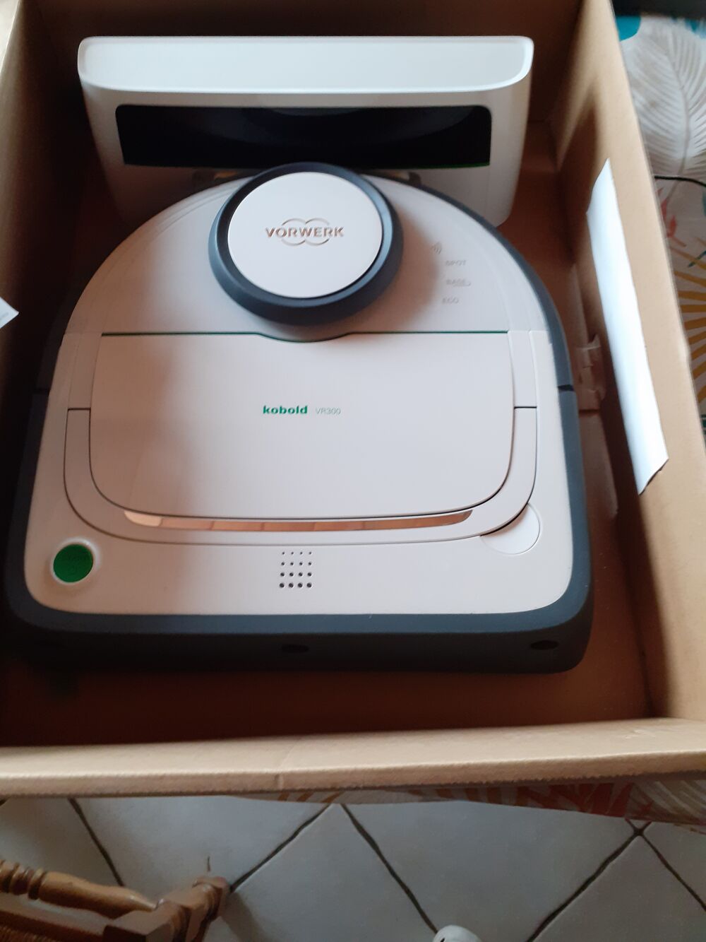 Aspirateur connect&eacute; Electroménager