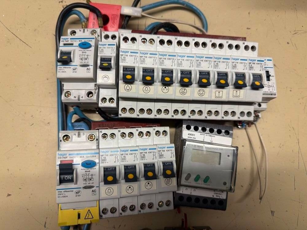 Tableau &eacute;lectrique modulaire Hager mont&eacute; Bricolage