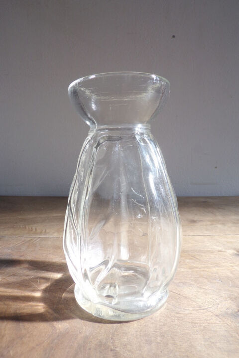 Vase vintage en verre transparent numrot 6 3 Laval (53)