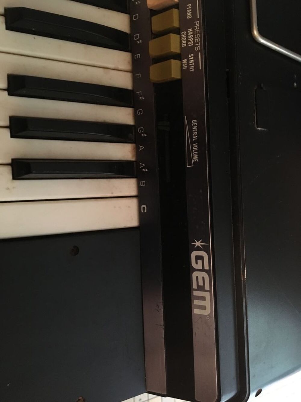 c&egrave;de synth&eacute;tiseur pour d&eacute;butant Instruments de musique