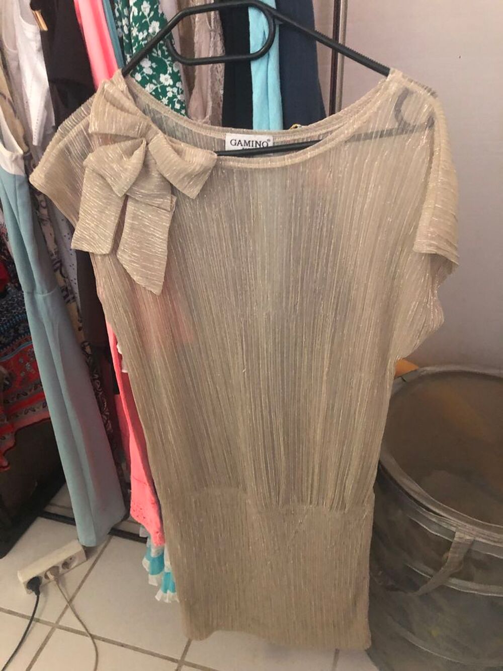 Lot 30 robes pour revente Vêtements