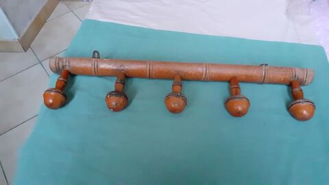 Porte-manteaux en bois tr�s ancien 7 Grisolles (82)