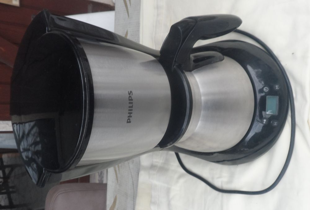 Cafeti&egrave;re Philips HD7470 tr&egrave;s peu servie, en tr&egrave;s bon &eacute;tat Cuisine