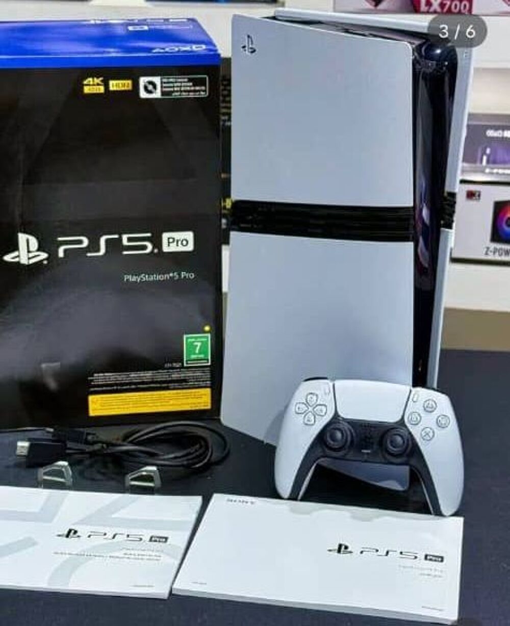 Sony PlayStation 5 Pro 2 To ? Blanc &amp; Noir ? Console Digital Consoles et jeux vidéos