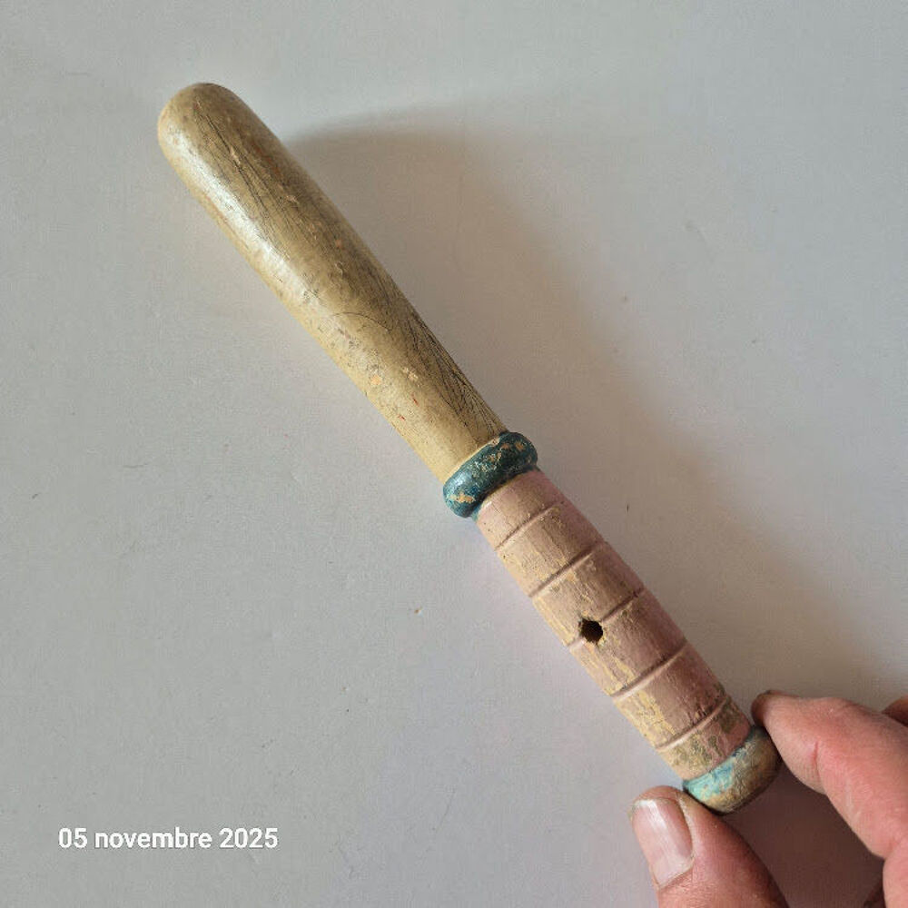 Baton de police vintage, jouet d'enfants, ancien, en bois p 