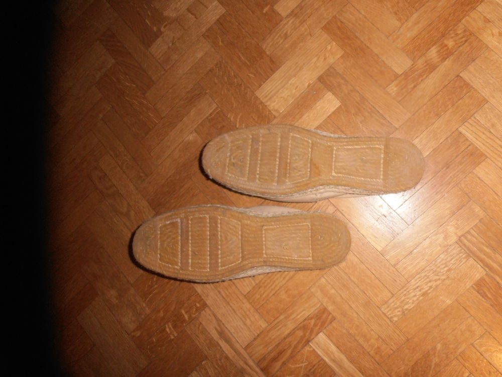 Paire d'espadrilles beiges (77) Chaussures
