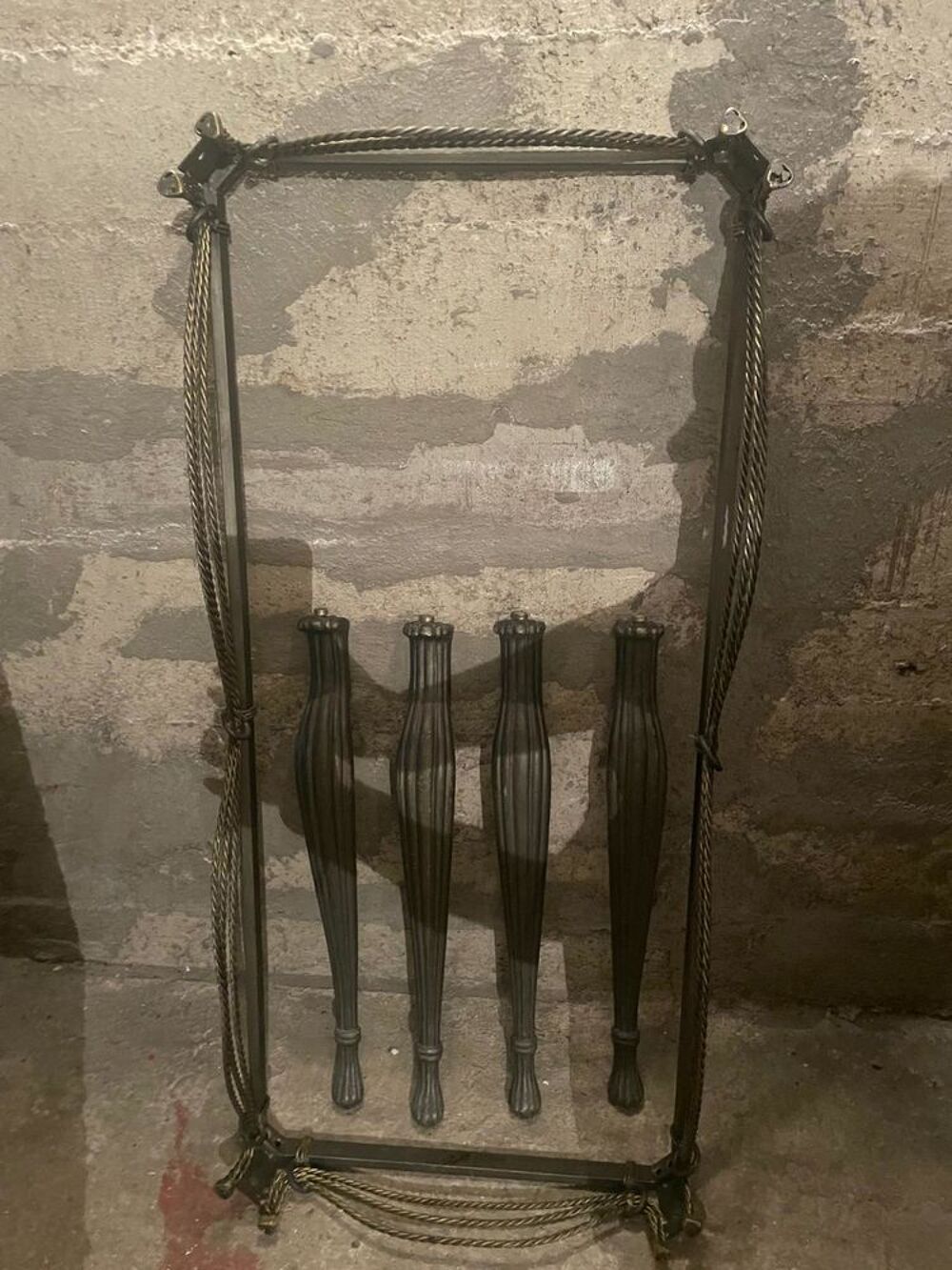 Table en verre. Meubles