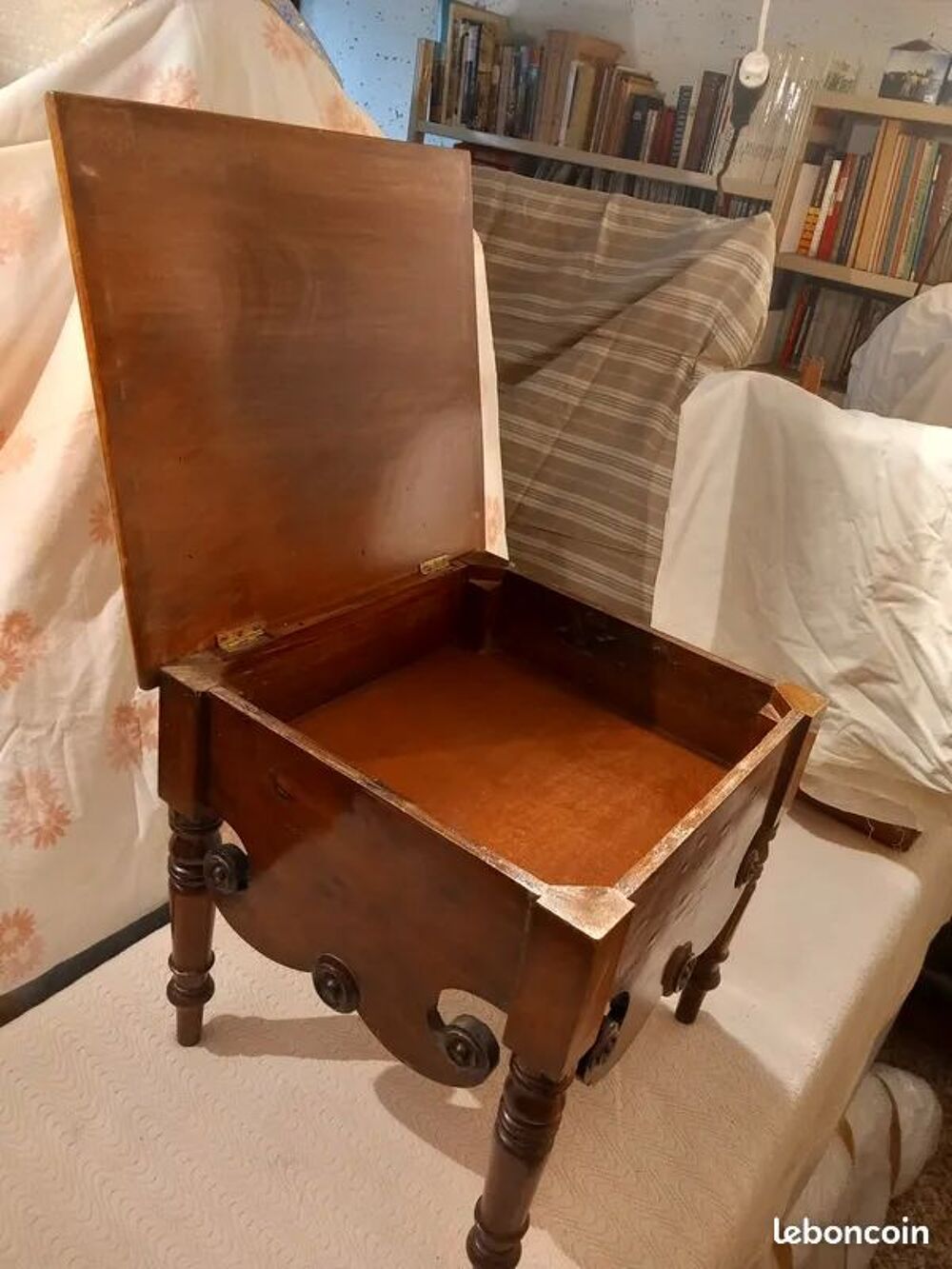 Table de chevet en acajou massif Meubles