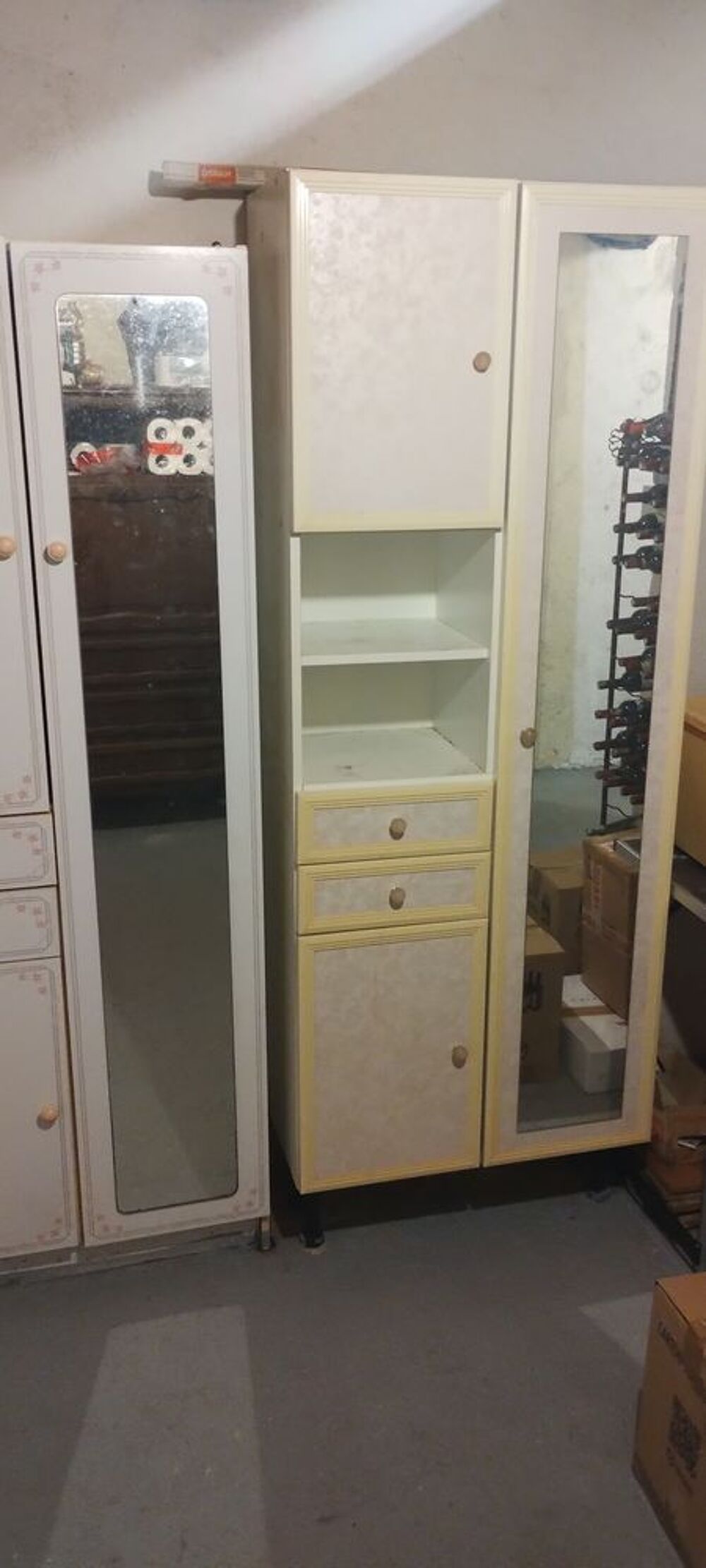 3 armoires de salle de bain Meubles
