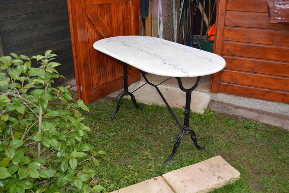 Table de bistrot en marbre gris Meubles