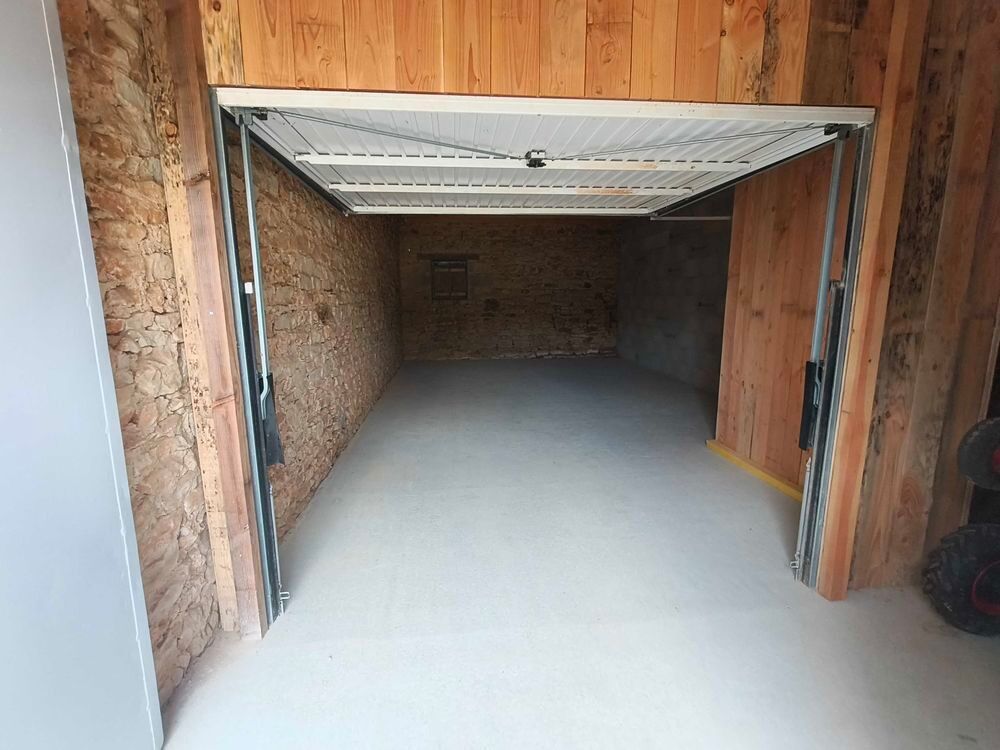 Location Remise/Grange box de stockage archive meuble etc.. Poitiers