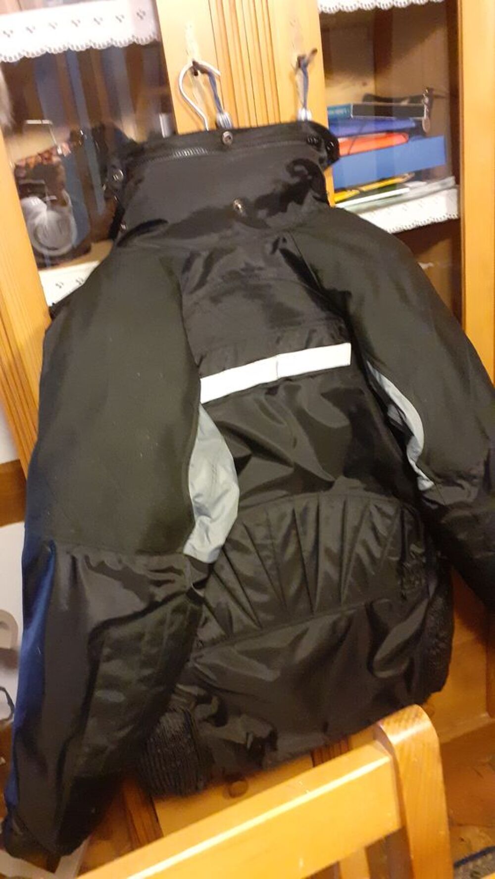 Blouson moto 
Vêtements