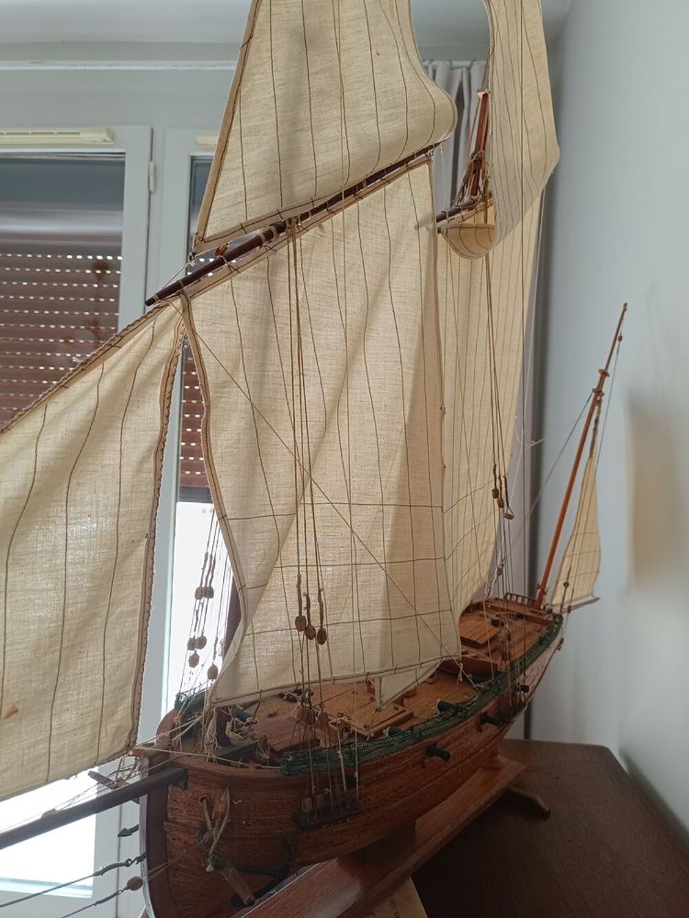 Grande maquette bateau lougre 8 canons 