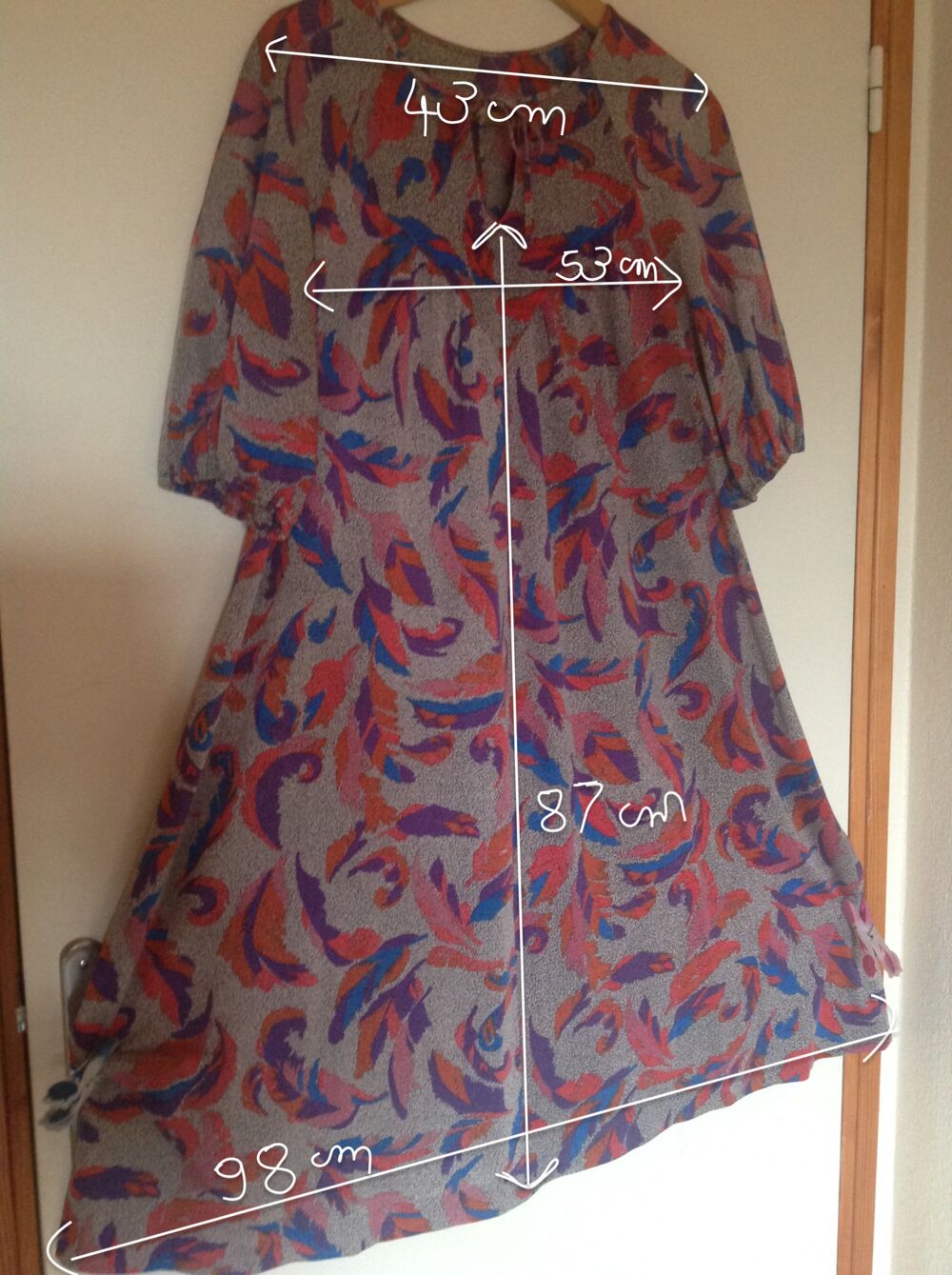 ROBE GRANDE TAILLE &Agrave; MOTIF DE PLUMES Envoi Possible
Vêtements