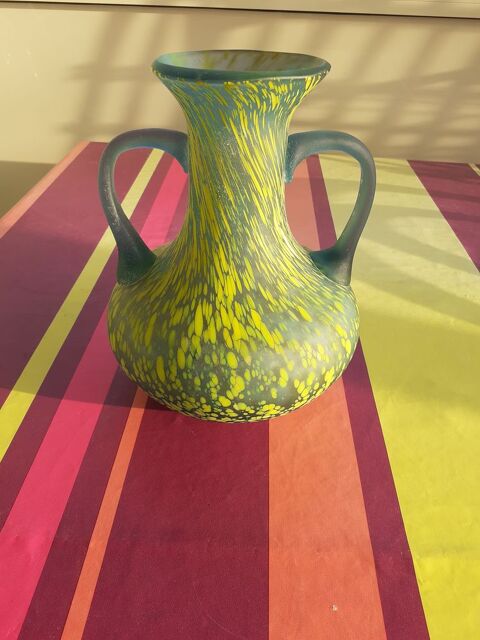 Vase Vert & Jaune en Pte de Verre. 35 Le Vernois (39)