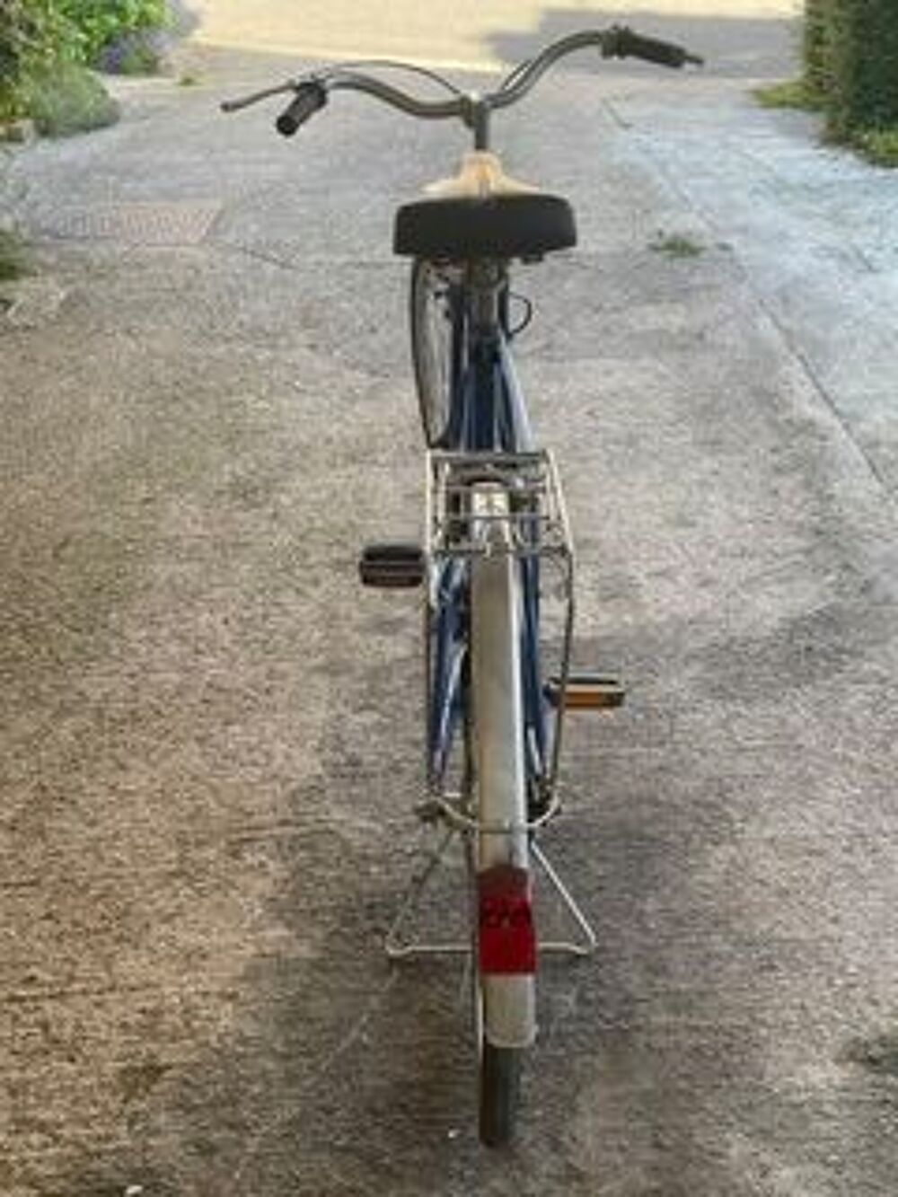V&eacute;lo de ville bleu cadre bas Vélos