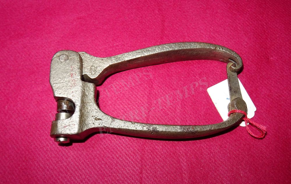 PEUGEOT FR&Egrave;RES ANCIENNE PINCE A AVOYER ou PINCE A PLOMBER CP Bricolage