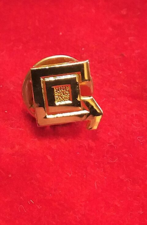 Mini broche �pinglette initiale lettre C - c - dor�e ancien 3 Domart-en-Ponthieu (80)
