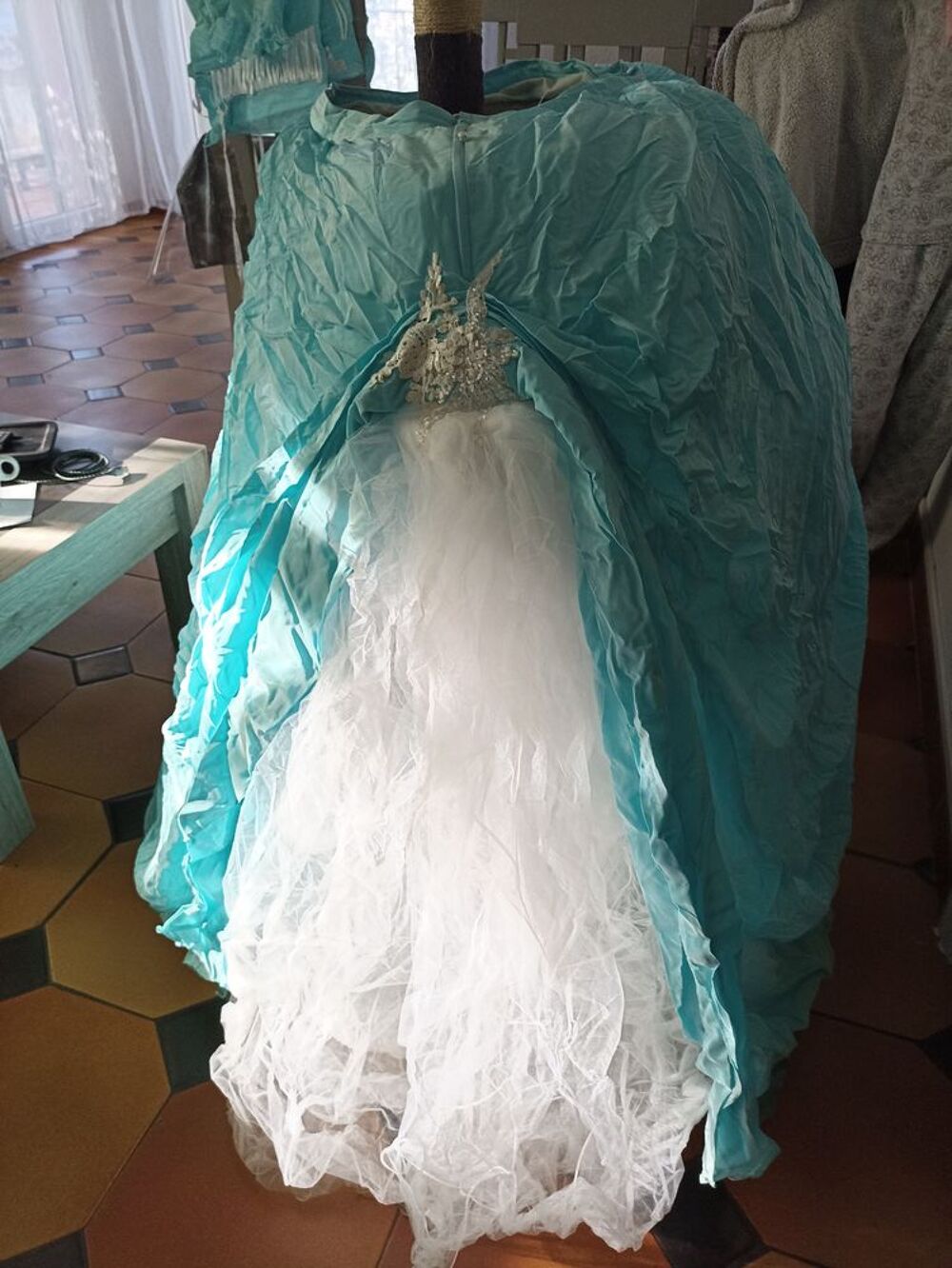 robe de mari&eacute;e Vêtements