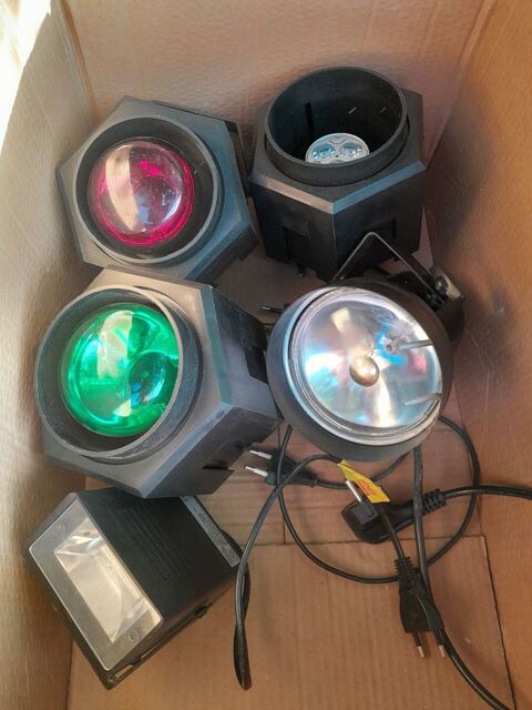 Ensemble Spots couleur, lampe noire et stromboscope
Vintage 25 Pignans (83)