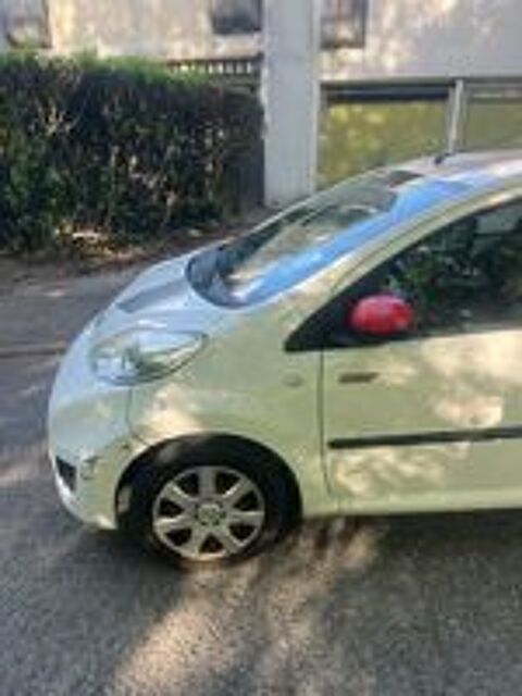 107 1.0e 12V 68ch Urban 2010 occasion 74150 Rumilly
