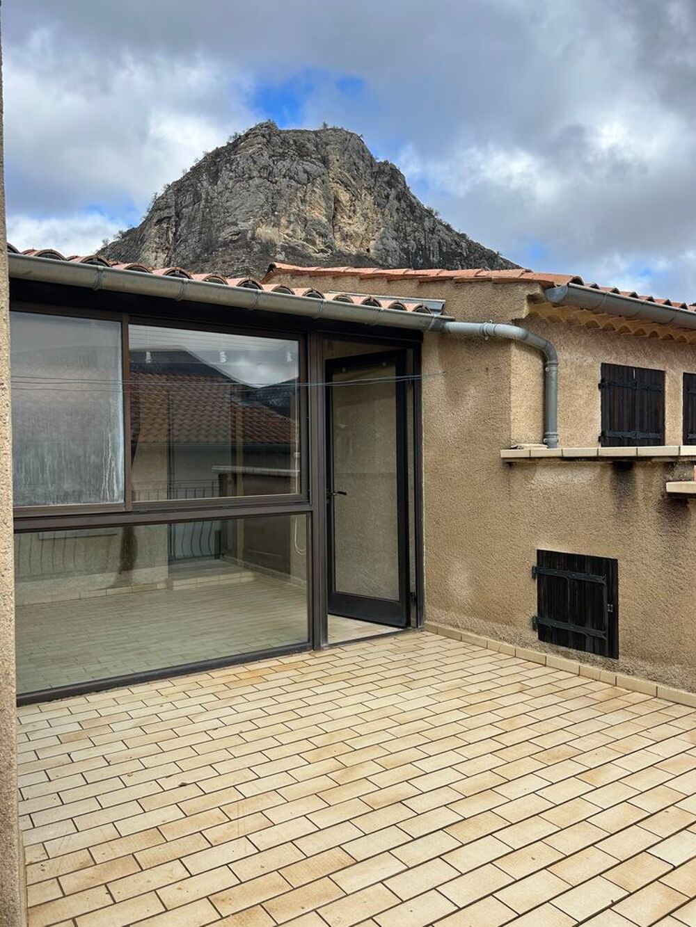 Vente Duplex/Triplex Bâtiment complet 
(2 maison ) Séderon