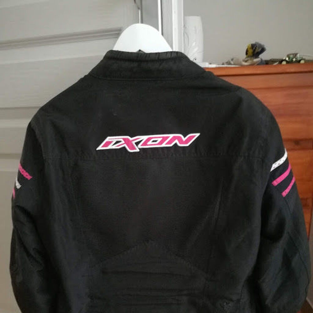 BLOUSON "MOTO" FEMME 
Marque IXON Vêtements