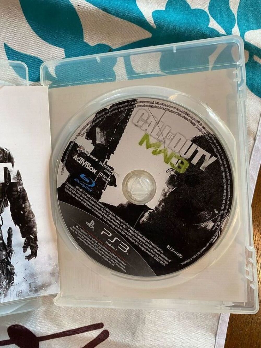Prix n&eacute;gociable. Lot de 11 jeux PS2/3 (Call of Duty...) Consoles et jeux vidos