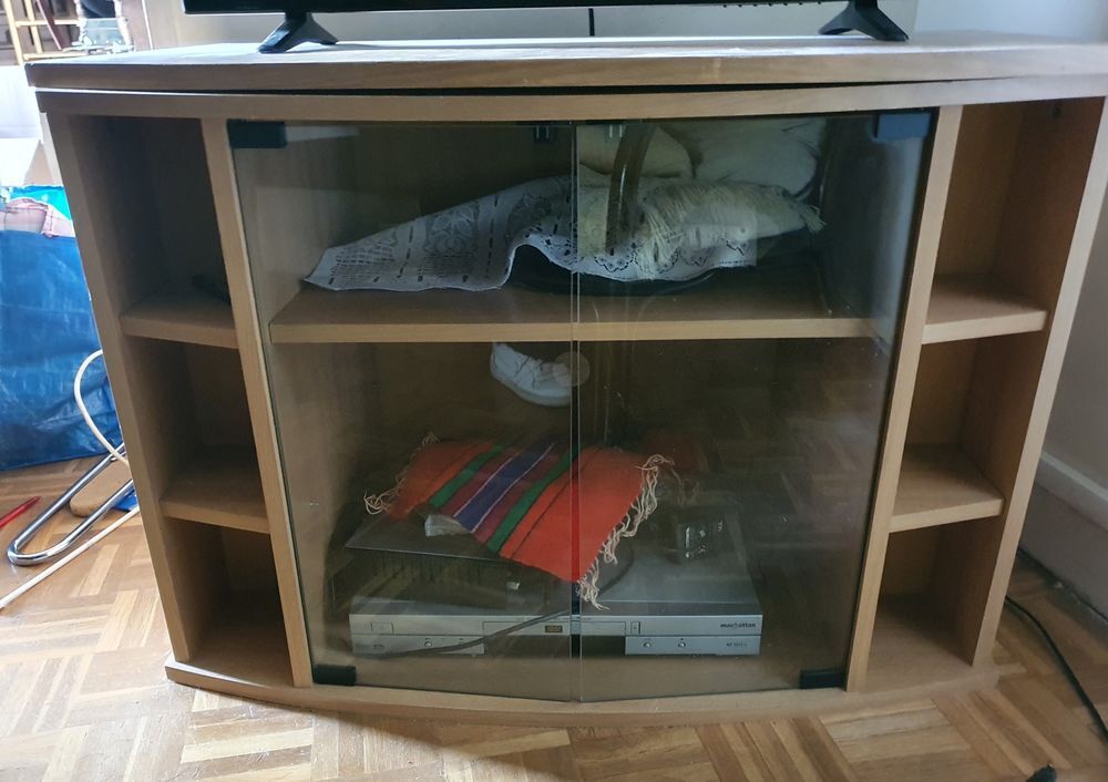 Meuble t&eacute;l&eacute;
Meubles