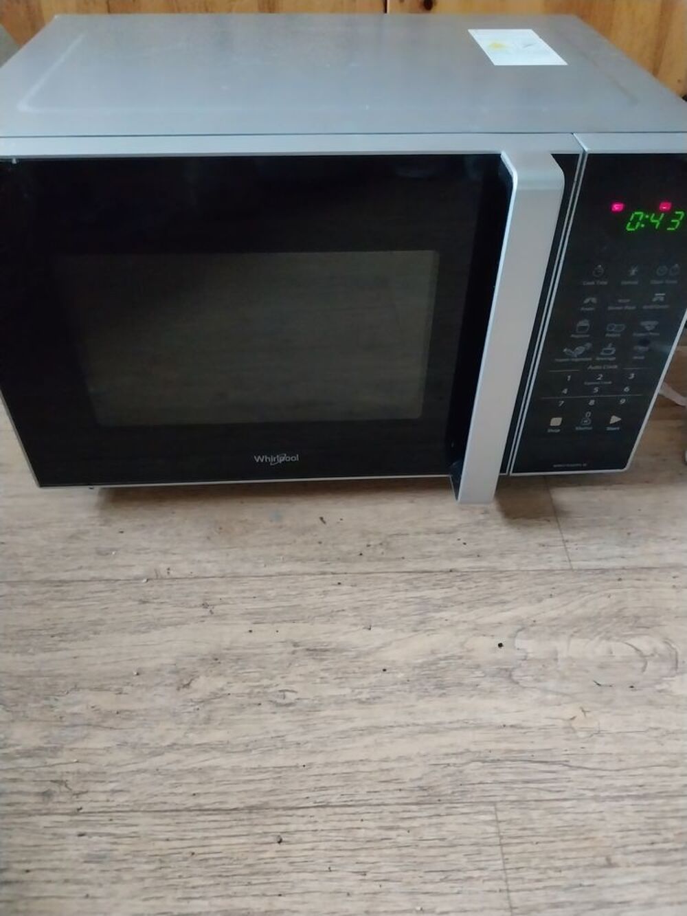 Vente Appartement micro-ondes Whirpool. Excellent état. Montreuil
