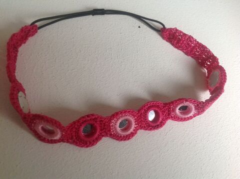 COLLIER FANTAISIE EN TISSU ROUGE ROSE ET MIROIRS Envoi Possi 2 Trégunc (29)