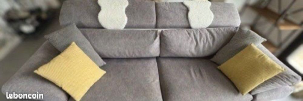 Canap&eacute; 2+ places et son pouf Meubles